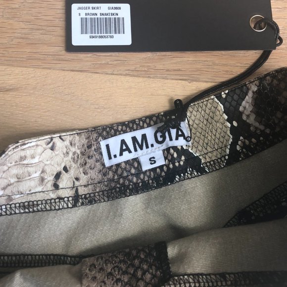 NEW WITH TAGS I.AM.GIA Women’s Jagger SnakeSkin Skirt Small - Picture 3 of 4